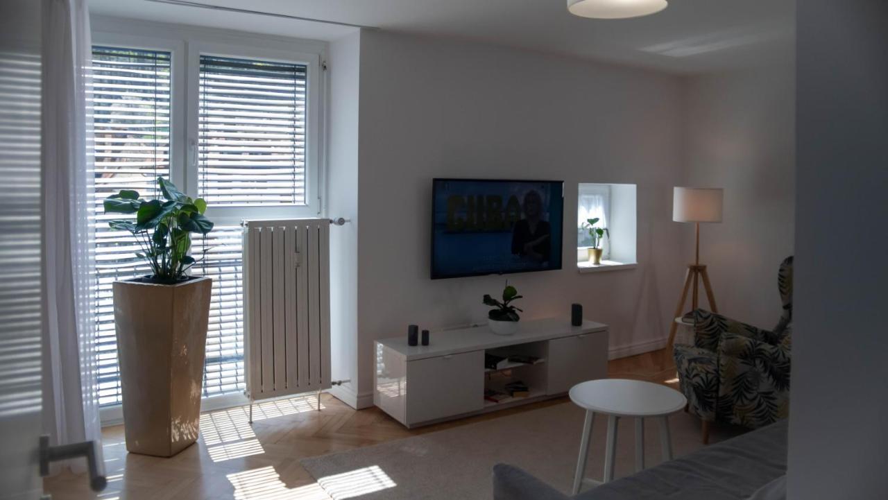 Sunnyside Apartment In The City Center Любляна Экстерьер фото